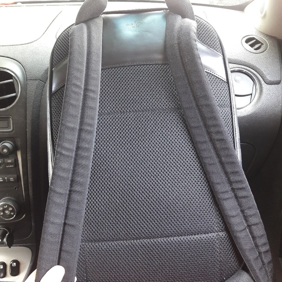 Louis Vuitton Michael in Danier Graphite Canvas - Picture 3 of 3